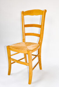 Chaise artisanale Louis Philippe chapeau de gendarme