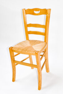 Chaise artisanale ordinaire poignée