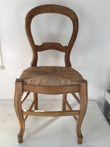 Chaise artisanale demi lune en merisier
