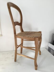 Chaise artisanale demi lune en chene