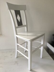 Chaise artisanale en bois