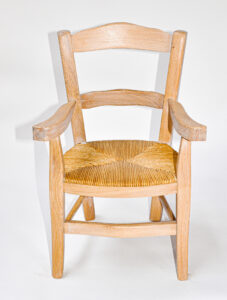 Fauteuil bas artisanal enfant