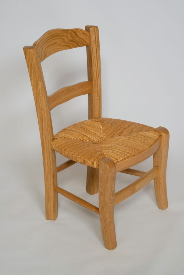 Chaise artisanale enfant en chêne paillée