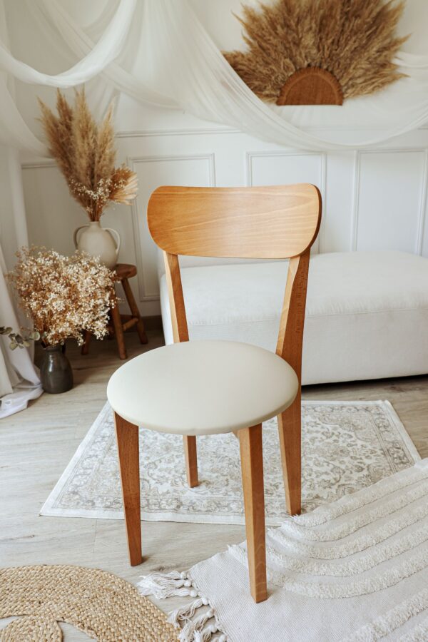 Chaise artisanale Margareth en hêtre - Assise similicuir