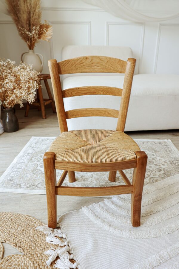 Chaise artisanale baroc enfant en chêne paillée